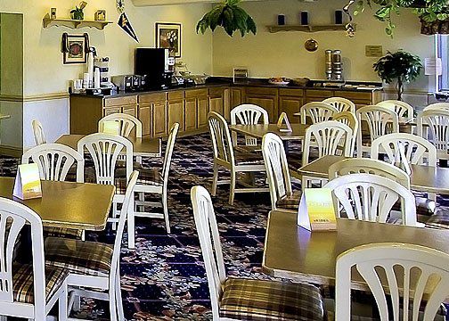 Hotel M Morgantown - Wvu Area 餐厅 照片
